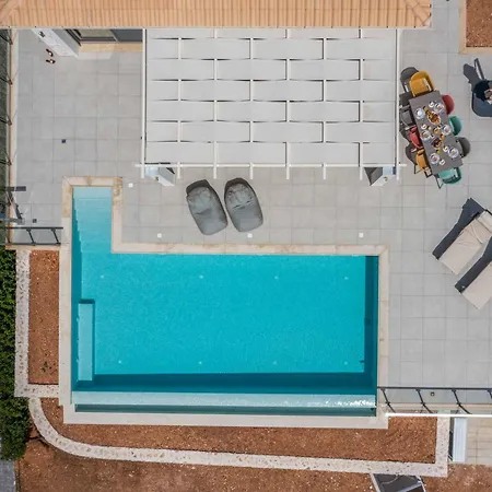 וילה Pangea Irene *